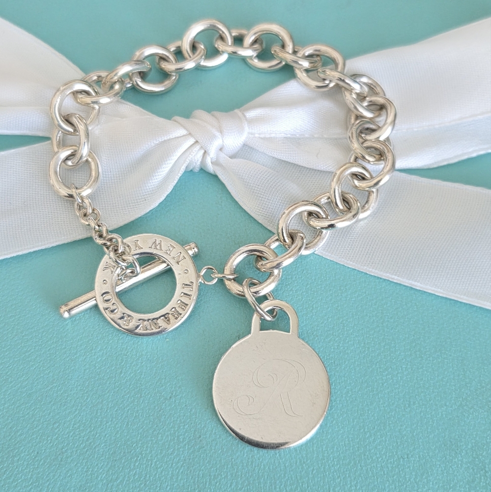 Initial R Round Tag Toggle Link Bracelet - image 4